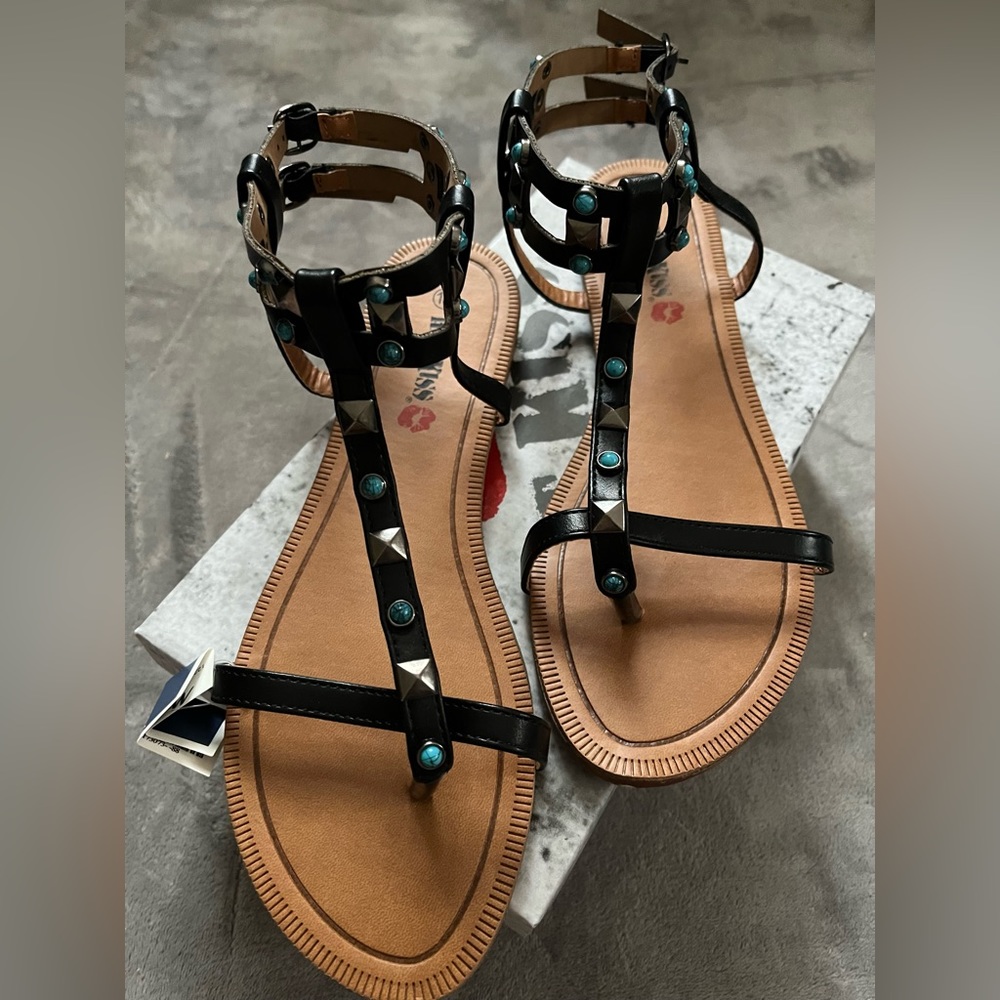 Hot Kiss Black Beaded and Studded Flat Sandals New with Box - Picture 6 of 16